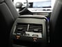 BMW X5 xDrive50e M Sport PHEV 490pk Dealer O.H. | Panodak Sky Lounge | Luchtvering | Head Up | 360 Camera | Harman / Kardon | Nappa Lederen Comfortstoelen Memory & Verwarmd | Carbon Schwarz | Apple Carplay | Keyless | Blis | 22"L.M | Plug In Hybrid |