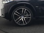 BMW X5 xDrive50e M Sport PHEV 490pk Dealer O.H. | Panodak Sky Lounge | Luchtvering | Head Up | 360 Camera | Harman / Kardon | Nappa Lederen Comfortstoelen Memory & Verwarmd | Carbon Schwarz | Apple Carplay | Keyless | Blis | 22"L.M | Plug In Hybrid |