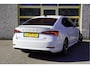 Skoda Octavia 1.0 e-TSI Automaat! 5drs Sport Business BJ2021 Lmv 18" | Led V+A | Dynamische knipperlichten | Pdc | Elek. trekhaak | App-Connect | Navi | Dashboard verlichting | Climate control | Cruise control | Sportstoelen | Verwarmd stuur | Zwarte hemel