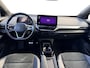 Volkswagen ID.5 Pro 77 kWh | All-in prijs incl. 12 mnd BOVAG | Afn. Trekhaak | SOH 95% | Camera | Luxe bekleding