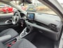 Toyota Yaris 1.5 Hybrid NIEUW VOORRAADVOORDEEL NU €23.900! NORMAAL €27.195! CAMERA CLIMA AD-CRUISE APPLE/ANDROID BLUETOOTH AD-CRUISE REGEN/LICHTSENSOR NIEUW!