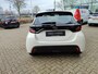 Toyota Yaris 1.5 Hybrid NIEUW VOORRAADVOORDEEL NU €23.900! NORMAAL €27.195! CAMERA CLIMA AD-CRUISE APPLE/ANDROID BLUETOOTH AD-CRUISE REGEN/LICHTSENSOR NIEUW!