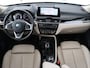 BMW X1 sDrive20i Business Edition Plus | Leder | Head-Up | Trekhaak | Stoelverwarming | Carplay | Sfeerverlichting | Full LED | Navigatie | Sportstoelen | Climate control | Parkeerhulp | Cruise control