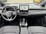 Toyota Corolla Cross 2.0 Hybrid 180 DYNAMIC NIEUW DIRECT LEVERBAAR! BLIND SPOT STOEL/STUURVERW KEYLESS 18'' LM-VELGEN APPLE/ANDROID NAVI CLIMA AD-CRUISE PARK-SENSOREN