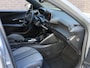 Peugeot e-2008 SUV Allure Avantage 156pk 54kWh | Draadloze telefoonlader | Navigatie | Parkeersensoren