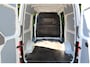 Volkswagen Crafter 35 2.0 TDI L3H3 Highline 177PK Automaat | Parkeercamera | Trekhaak | Navigatie | Airco