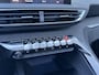 Peugeot 3008 1.2 Turbo 130PK Allure Automaat | Lage Km stand: 47800 | Panorama Schuif-Kanteldak | Afneembare Trekhaak | All Season Banden | LED Verlichting | Navigatie | Stoelverwarming | Dakrails |