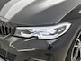 BMW 3-Serie Touring 330i High Executive Edition | M SPORTPAKKET | PANORAMADAK | LEDER | ACHTERUITRIJCAMERA | STOELVERWARMING | ELEKTRISCHE KOFFERKLEP | CLIMATE CONTROL |