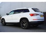 Skoda Kodiaq 1.5 TSI/Wegklapbare trekhaak/Camera/Leer-Stof/ Moon white metallic.
