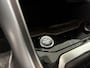 Volkswagen T-Roc 1.5 TSI 150pk DSG Life Edition · Camera · Trekhaak · Navigatie · Apple/Android Car Play · 17'' Inch · Garantie t/m 15-08-2028 of 100.000km