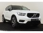 Volvo XC40 T5 TWIN ENGINE R-DESIGN -HARMAN/KARDON|ADAP.LED|CAMERA|PRIVACY.GLAS|VERW.VOORRUIT|CARPLAY|TREKHAAK|20"