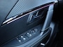 Peugeot 208 GT HYBRID 145pk e-DCS6 automaat, Rijklaarprijs, Camera voor en achter Adaptieve cruise control Keyless entry & start