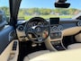 Mercedes-Benz GLA 250 Automaat / Leder / 18" Velgen / Navi / 2e Eigenaar / Clima / PDC / Cruise / LED / Dealer onderhouden!
