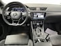 Skoda Superb Combi 1.4 TSI iV Sportline / AUTOMAAT/ PANO/ TREKHAAK/ STUUR+STOELVERWARM.V+A/ MEMORYSEAT/ PARK.SENSOREN/ ACC/ SMARTLINK/ DCC/ KEYLESS/ DIGITAL DASH/ CLIMA/ NAVI/ DAB/ LED/ 19'' LMV