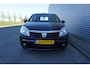 Dacia Sandero 1.2 Lauréate Airco / Elektr. ramen / Trekhaak / NAP / NIEUWE APK!