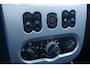 Dacia Sandero 1.2 Lauréate Airco / Elektr. ramen / Trekhaak / NAP / NIEUWE APK!