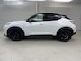 Nissan Juke 1.0 DIG-T Tekna Automaat / Lederen Bekleding / Navigatie / Stoel- en Stuurverwarming / Verwarmde Voorruit / Adaptive Cruise Control / 360 Graden Camera / 19 Inch Velgen / LED Verlichting /