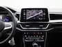 Volkswagen T-Roc 1.5 TSI R-Line 150 PK| Trekhaak | Bestuurderstoel Elektrisch | Artvelours Bekleding | Navigatie | Stoelverwarming | LED Plus | Achteruitrijcamera