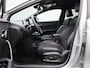 MG MG4 64 kWh Luxury | Apple Carplay - Android Auto | Camera | Led Verlichting | Adaptieve Cruise Control | Stoelverwarming | Stuurverwarming |