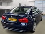 BMW 3-Serie 318i High Executive AUT NAVI LEDER PSENSOR CRUISE 2 X SLEUTELS