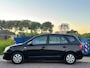 Kia Carens 2.0 CVVT X-tra Airco Electric pakket Audio-CD/MP3 LMV 15" ABS EBD Colorpakket Trekhaak Dealeronderhoud Apk 05/03/2027