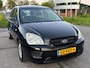 Kia Carens 2.0 CVVT X-tra Airco Electric pakket Audio-CD/MP3 LMV 15" ABS EBD Colorpakket Trekhaak Dealeronderhoud Apk 05/03/2027
