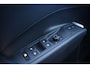 Volkswagen T-Roc 1.5 eTsi R-Line Black Style Pano/IQ.Light/Keyless/Camera/ACC/Elek. klep/20"/Trekhaak wegkl.