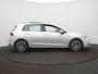 Volkswagen Golf 1.5 eTSI Style Panoramisch schuif-kanteldak - Navigatie - ACC - Camera - Ergo-Active bestuurdersstoel - LED - Side Assist