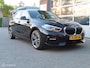 BMW 1-Serie 118i Sport High Executive|Sport stoelen leder|Zwarte hemelbekleding|Stoelverwarming|Sfeerverlichting|Carplay.