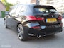 BMW 1-Serie 118i Sport High Executive|Sport stoelen leder|Zwarte hemelbekleding|Stoelverwarming|Sfeerverlichting|Carplay.