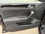 Volkswagen T-Roc 1.5 TSI 150pk DSG R-Line | Camera | Keyless | Elek. Achterklep | Dode hoek | Rijklaar incl. 1 jaar Bovag garantie