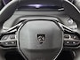Peugeot e-2008 SUV EV Allure Avantage 54 kWh 156pk | 406km WLTP Actieradius | Navigatie | Rondomzichtcamera | Climate Control | Adaptieve Cruise Control | Parkeersensoren v+a | Dodehoeksensor | Keyless | Draadloze Apple Carplay / Android Auto + telefoonlader | Digitaal instrumentenpaneel | Armsteun | Elektrisch inklapbare spiegels | DAB+ radio | Led koplampen | Donker getint glas | 17" lichtmetalen velgen |