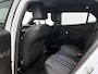 Peugeot e-2008 SUV EV Allure Avantage 54 kWh 156pk | 406km WLTP Actieradius | Navigatie | Rondomzichtcamera | Climate Control | Adaptieve Cruise Control | Parkeersensoren v+a | Dodehoeksensor | Keyless | Draadloze Apple Carplay / Android Auto + telefoonlader | Digitaal instrumentenpaneel | Armsteun | Elektrisch inklapbare spiegels | DAB+ radio | Led koplampen | Donker getint glas | 17" lichtmetalen velgen |
