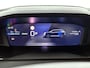 Peugeot e-2008 SUV EV Allure Avantage 54 kWh 156pk | 406km WLTP Actieradius | Navigatie | Rondomzichtcamera | Climate Control | Adaptieve Cruise Control | Parkeersensoren v+a | Dodehoeksensor | Keyless | Draadloze Apple Carplay / Android Auto + telefoonlader | Digitaal instrumentenpaneel | Armsteun | Elektrisch inklapbare spiegels | DAB+ radio | Led koplampen | Donker getint glas | 17" lichtmetalen velgen |
