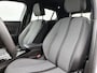 Peugeot e-2008 SUV EV Allure Avantage 54 kWh 156pk | 406km WLTP Actieradius | Navigatie | Rondomzichtcamera | Climate Control | Adaptieve Cruise Control | Parkeersensoren v+a | Dodehoeksensor | Keyless | Draadloze Apple Carplay / Android Auto + telefoonlader | Digitaal instrumentenpaneel | Armsteun | Elektrisch inklapbare spiegels | DAB+ radio | Led koplampen | Donker getint glas | 17" lichtmetalen velgen |