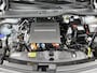 Peugeot e-2008 SUV EV Allure Avantage 54 kWh 156pk | 406km WLTP Actieradius | Navigatie | Rondomzichtcamera | Climate Control | Adaptieve Cruise Control | Parkeersensoren v+a | Dodehoeksensor | Keyless | Draadloze Apple Carplay / Android Auto + telefoonlader | Digitaal instrumentenpaneel | Armsteun | Elektrisch inklapbare spiegels | DAB+ radio | Led koplampen | Donker getint glas | 17" lichtmetalen velgen |