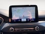 Ford Focus 1.0 EcoBoost Titanium Business | Adaptief cruise control | Trekhaak | B&O audio | HUD | Parkeersensoren voor en achter | Achteruitrijcamera | Winter pack | 17" lichtmetalen velgen |