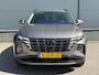 Hyundai Tucson 1.6 T-GDI HEV Premium / Eerste Eigenaar / Elektrische Stoelen met Geheugen / Elektrische Achterklep / Stoel Verwarming+Verkoeling / Apple Carplay&Android Auto / 360º Camera / Stuur Verwarming / Lederen Bekleding /