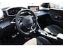 Peugeot 2008 1.2 Hybrid 145 GT | Automaat | Navigatie | Camera voor + achter | Massage | Stoelverwarming | Adaptieve cruise |