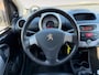 Peugeot 107 1.0 Black & Silver | 100% onderhouden | Alcantara bekleding | 14" lichtmetalen velgen | Elektrische ramen voor | Bluetooth | Privacy glas |
