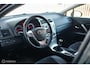 Toyota Avensis 1.8 VVTi Business | Camera | Trekhaak | Leder alcantara | Stoelverwarming | nette auto |