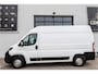 Peugeot Boxer 330 2.2 BlueHDi 140 L2H2 Premium Volle Inrichting I Trekhaak I NAV I Cam