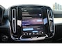 Volvo XC40 197PK B4 Plus Black Edition | Panoramadak met schuif-/kantelfunctie | 360º camera | Apple Carplay/Android Auto | Premium Audio by Harman Kardon | Electronic Climate Controle