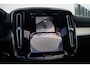 Volvo XC40 197PK B4 Plus Black Edition | Panoramadak met schuif-/kantelfunctie | 360º camera | Apple Carplay/Android Auto | Premium Audio by Harman Kardon | Electronic Climate Controle