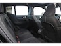 Volvo XC40 197PK B4 Plus Black Edition | Panoramadak met schuif-/kantelfunctie | 360º camera | Apple Carplay/Android Auto | Premium Audio by Harman Kardon | Electronic Climate Controle