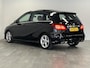 Mercedes-Benz B-klasse 180 Business Solution AMG | Pano | Stoelverwarming | Parkeersensoren V+A |