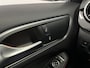 Mercedes-Benz B-klasse 180 Business Solution AMG | Pano | Stoelverwarming | Parkeersensoren V+A |