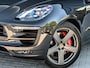 Porsche Macan 3.6 Turbo Performance Package 441pk | Sport Chrono | Panorama dak | Trekhaak | Bose Sound | Privacy glass | Adaptive cruise control | Stoel ventilatie