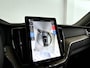 Volvo XC60 T6 Plug-in hybrid AWD Ultra Dark | SOH 100% | Panoramadak | 360° camera | Harman Kardon | Head-up Display | Stoel- en Stuurverwarming | Trekhaak