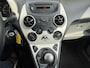 Ford Ka 1.2 Titanium X * Eerste eigenaar * Km Autopas * L.M. Velgen * Airco * Purple Mean Machine * 4 Cilinder Benzine * Vierseizoenenbanden * L.M. Velgen * Vingerhoets; Vierde Generatie Eersteklas Service. Al meer dan 100 jaar een begrip in de Brabantse Kempen.